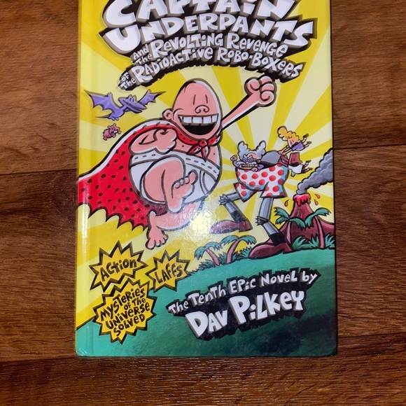 MORE OF CAPTIAN UNDERPANTS NOVELS 8-11 WITH COLOR AND NO COLOR, PLUS MORE BOOKS - Picture 5 of 14